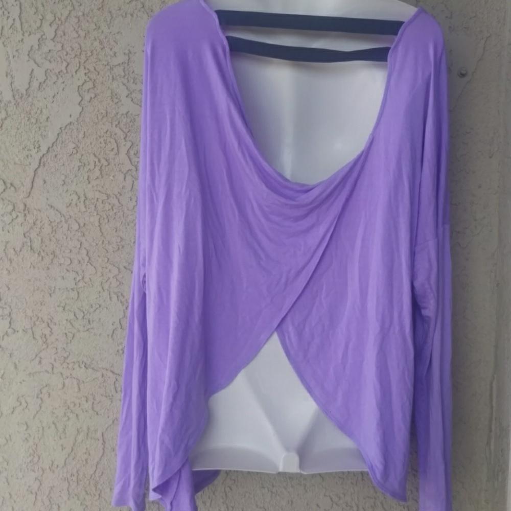 Champion athletic workout cutout back top - Picture 4 of 8